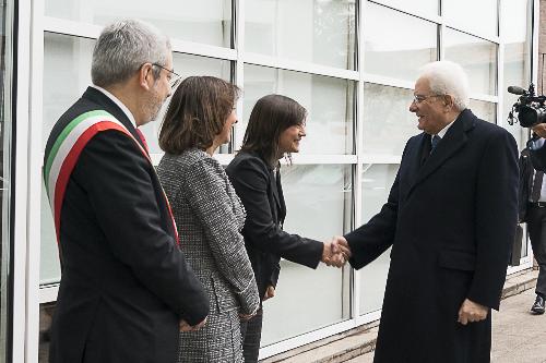 Debora Serracchiani (Presidente Regione Friuli Venezia Giulia) accoglie Sergio Mattarella (Presidente della Repubblica) all'arrivo alla cerimonia di inaugurazione dell'Anno Accademico dell'Università di Udine - Udine 13/11/2017