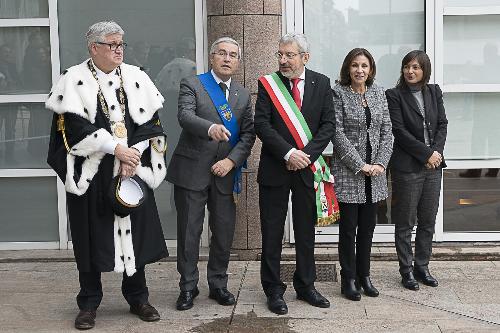 Alberto Felice De Toni (Rettore Università Udine), Pietro Fontanini (Presidente Provincia Udine), Furio Honsell (Sindaco Udine), Maurilia Bove (Vicecommissario Governo) e Debora Serracchiani (Presidente Regione Friuli Venezia Giulia) alla cerimonia di inaugurazione dell'Anno Accademico dell'Università di Udine - Udine 13/11/2017