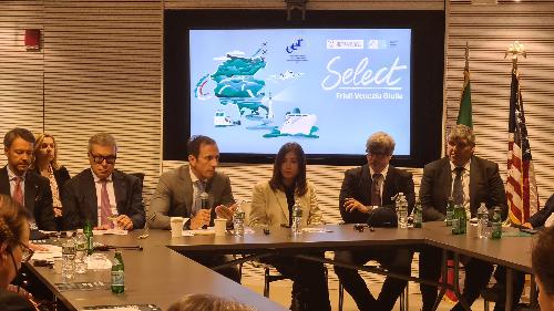 L’incontro svoltosi nella sede di Intesa San Paolo a New York, durante la quale il governatore Massimiliano Fedriga e l’assessore regionale alle Attività produttive e turismo Sergio Emidio Bini hanno avuto modo di presentare le opportunità d’investimento in Friuli Venezia Giulia.