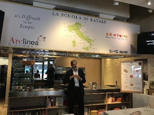 Stephen Miotto (Mosaicista) nello Spazio Scuola dello store Eataly di Flatiron - New York 16/11/2017