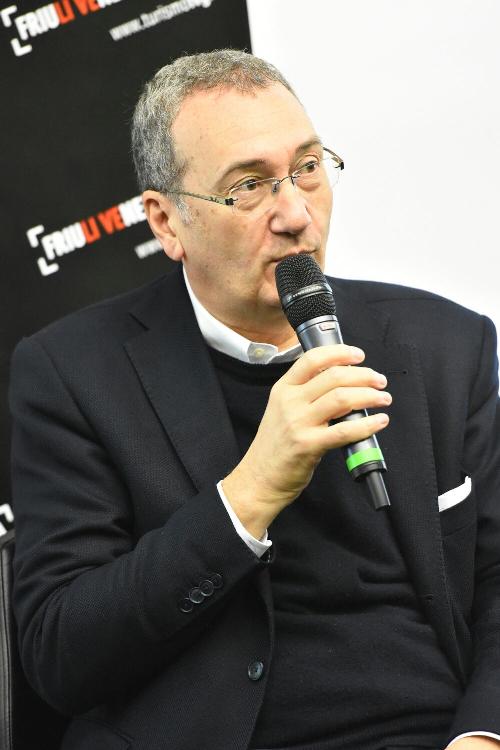 Sergio Bolzonello (Vicepresidente Regione FVG e assessore Attività produttive, Turismo e Cooperazione) interviene alla presentazione della stagione turistica invernale 2017-2018 - Udine 19/11/2017 (Foto Stefano Ceiner)