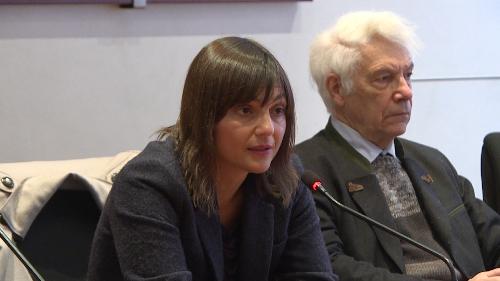 Debora Serracchiani (Presidente Regione Friuli Venezia Giulia) e Giulio Maria Chiodi (Università Insubria) all’apertura del convegno "Frattura e ricomposizione tra Oriente e Occidente: la fratellanza può fare di tante aree un luogo unico"- Gorizia 23/11/2017