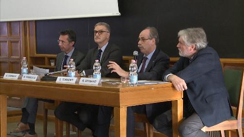 Andrea Crismani (Docente Università Trieste), Maurizio Fermeglia (Rettore Università Trieste), Gianni Torrenti (Assessore regionale Cultura, Sport e Solidarietà) e Renato Gennaro (Docente Università Trieste) al convegno "Verso la conferenza regionale sulla cooperazione allo sviluppo e il partenariato internazionale: sfide e opportunità" - Trieste 24/11/2017