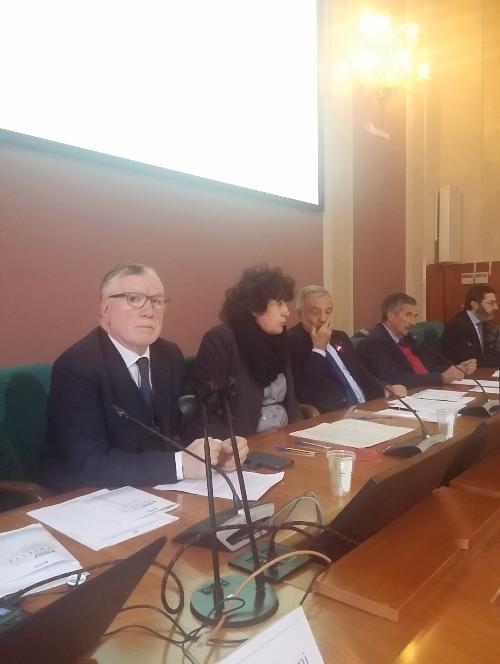 Massimo Inguscio (Presidente CNR), Loredana Panariti (Assessore regionale Lavoro, Formazione, Istruzione, Pari Opportunità, Politiche giovanili, Ricerca e Università), Luigi Nicolais (Consigliere scientifico ministro Fedeli), Fernando Ferroni (Presidente Istituto nazionale fisica nucleare) e Fernando Quevedo (Direttore ICTP) alla presentazione dell'Euroscience Open Forum - Roma 29/11/2017