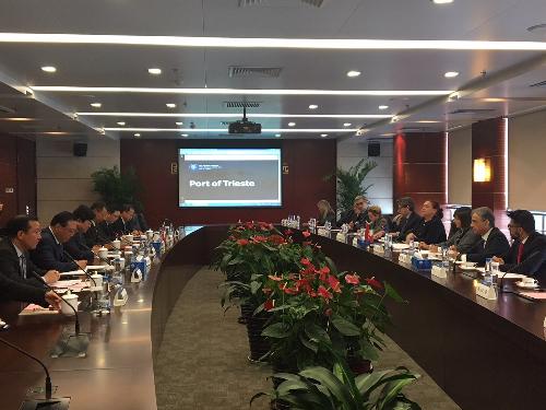 Debora Serracchiani (Presidente Regione Friuli Venezia Giulia) all'incontro con i vertici di China Communications Construction Company Limited (CCCC) - Pechino 04/12/2017