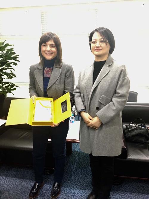 Debora Serracchiani (Presidente Regione Friuli Venezia Giulia) e Zhong Xiaomin (Vicedirettrice della Municipalità) - Shanghai 06/12/2017