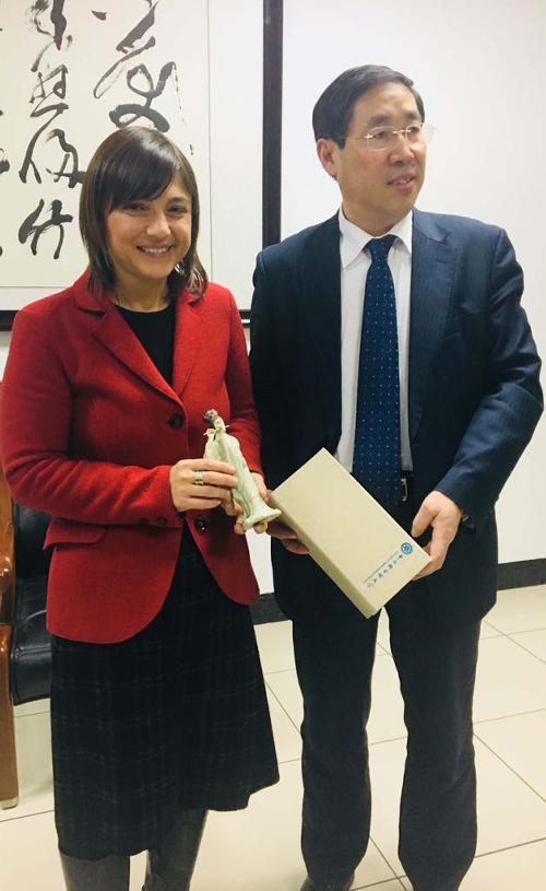 Debora Serracchiani (Presidente Regione Friuli Venezia Giulia) e Wu Yueliang (Vicepresidente UCAS) - Pechino 06/12/2017