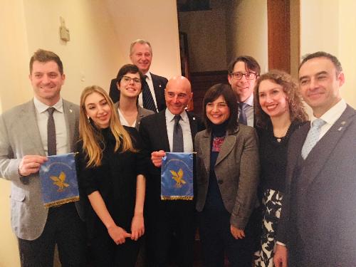 Debora Serracchiani (Presidente Regione Friuli Venezia Giulia) e Stefano Beltrame (Console generale a Shanghai) con Matteo Ros (Presidente Fogolar furlan), Elena Mussinano, Stefania Avon, Carlo Leopaldi e Loris Coianiz - Shanghai 08/12/2017