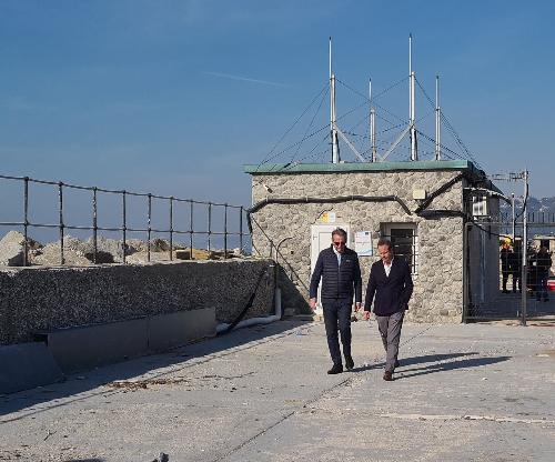 L’assessore regionale alla Difesa dell’Ambiente, energia e sviluppo Sostenibile Fabio Scoccimarro assieme al commissario straordinario dell'Autorità di Sistema Portuale del Mare Adriatico Orientale Vittorio Torbianelli alla diga del Porto Vecchio di Trieste