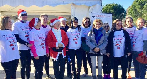 Maria Sandra Telesca (Assessore regionale Salute, Integrazione socio-sanitaria, Politiche sociali e Famiglia) alla partenza della camminata "CamminAndos insieme" - Udine 17/12/2017