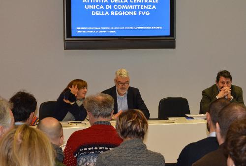 Paolo Panontin (Assessore regionale Autonomie locali e Coordinamento Riforme, Comparto unico, Sistemi informativi, Caccia e Risorse ittiche, delegato Protezione civile) durante l'incontro tra i responsabili della Centrale unica della committenza e le categorie produttive del FVG - Udine 18/12/2018