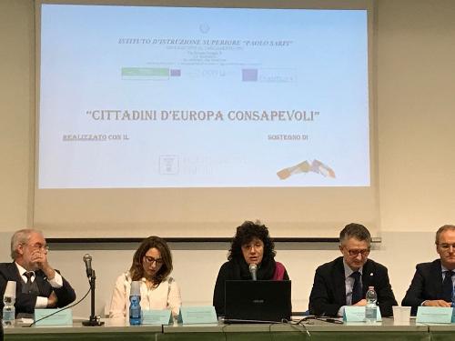 Loredana Panariti (Assessore regionale Lavoro, Formazione, Istruzione, Pari Opportunità, Politiche giovanili, Ricerca e Università) alla presentazione del progetto "Cittadini d'Europa consapevoli" - San Vito al Tagliamento 19/12/2017