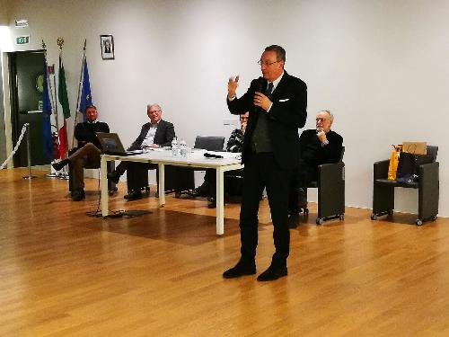 Sergio Bolzonello (Vicepresidente Regione FVG e assessore Attività produttive, Turismo e Cooperazione) interviene alla presentazione della rivista "Tiere Furlane" - Buttrio 21/12/2017 (Foto D. Petrussi)