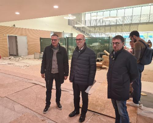 L'assessore regionale alla Salute Riccardo Riccardi (al centro nella foto) al sopralluogo nel nuovo ospedale di Santa Maria degli Angeli
