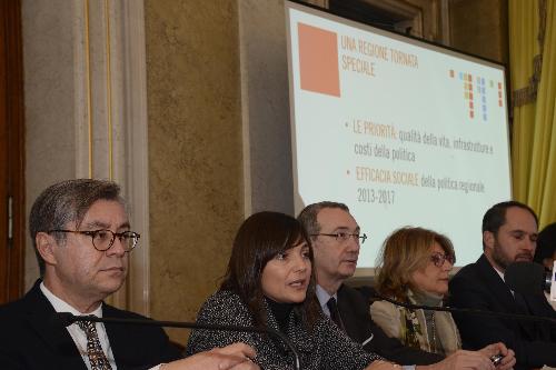 Debora Serracchiani (Presidente Regione Friuli Venezia Giulia) nel corso della conferenza stampa di fine anno - Trieste 22/12/2017