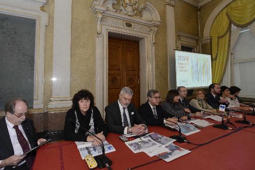 Debora Serracchiani (Presidente Regione Friuli Venezia Giulia) e assessori regionali nel corso della conferenza stampa di fine anno - Trieste 22/12/2017