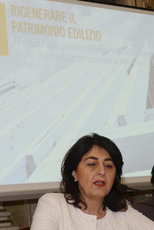 Mariagrazia Santoro (Assessore regionale Infrastrutture e Territorio) nel corso della conferenza stampa di fine anno - Trieste 22/12/2017