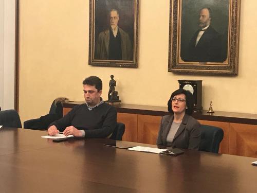 L'assessore regionale all'Ambiente ed Energia, Sara Vito, illustra al presidente della Camera di Commercio Venezia Giulia, Antonio Paoletti, e alle categorie economiche l'attività dello sportello Informimpresa dell'Arpa - Gorizia 06/03/2018