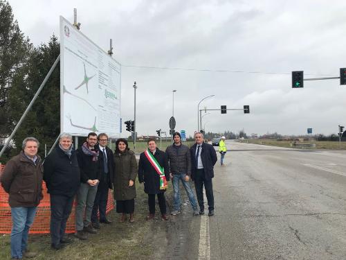 Mariagrazia Santoro (Assessore regionale alle Infrastrutture e al Territorio) alla consegna dei lavori della Rotonda di Paludo col sindaco di Latisana Daniele Galizio e il presidente FVG Strade Giorgio Damiani - Latisana 12/03/2018