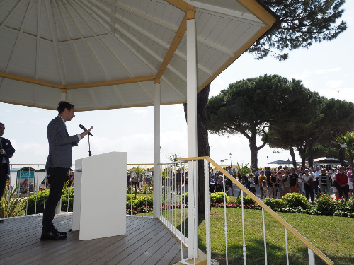 Il governatore del Friuli Venezia Giulia Massimiliano Fedriga interviene alla cerimonia di apertura della stagione balneare di Grado 