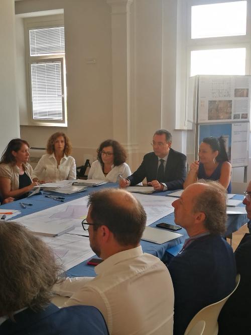 Nella foto l'assessore regionale alle Infrastrutture e trasporti, Graziano Pizzimenti, alla prima riunione del comitato consultivo per la definizione del nuovo Piano regolatore del porto (Prp) di Monfalcone.