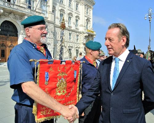 Nella foto l'assessore regionale all'Ambiente ed energia, Fabio Scoccimarro, in piazza dell'Unità d'Italia a Trieste in occasione delle celebrazioni per la Festa della Repubblica.