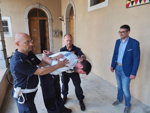 Pierpaolo Roberti  (Assessore regionale Autonomie locali, Sicurezza e Politiche comunitarie) assiste al corso di addestramento sulle tecniche e gli strumenti operativi per gli agenti della Polizia locale - Aiello del Friuli 05/06/2018