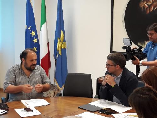L'assessore alle Autonomie locali, Pierpaolo Roberti, e il presidente del Comitato regionale del volontariato, Paolo Zenarolla 