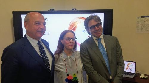L'assessore alle Attività produttive del Friuli Venezia Giulia, Sergio Emidio Bini (il primo da destra), assieme al sindaco di Trieste, Roberto Dipiazza, e Barbara Franchin, ideatrice di ITS. 