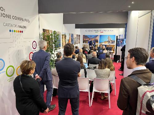 Il pubblico presente al convegno svoltosi nello stand del Friuli Venezia Giulia al Lingotto di Torino 