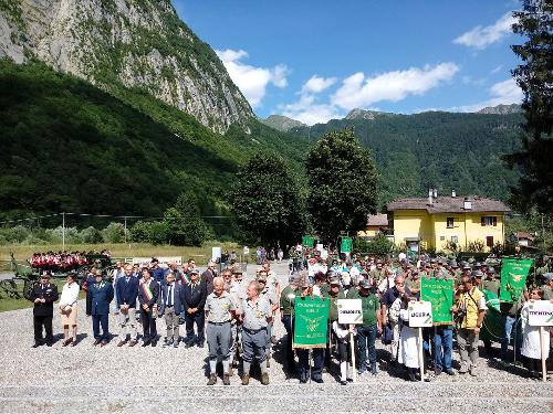 Una rappresentanza delle delegazioni delle altre Regioni ospiti oggi a Timau per la festa del patrono dei Forestali d'Italia