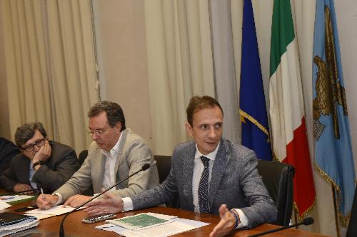 Massimiliano Fedriga (Governatore Regione Friuli Venezia Giulia) con Graziano Pizzimenti (Assessore regionale Infrastrutture e Territorio) e Maurizio Castagna (Presidente Autovie Venete) alla conferenza stampa sulla viabilità autostradale- Trieste 11/07/2018
