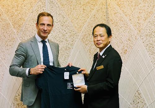 Il Governatore del Friuli Venezia Giulia Massimiliano Fedriga con con il vicegovernatore della Prefettura di Kyoto Kazuya Suzuki