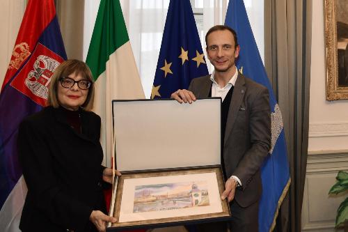 Il governatore del Friuli Venezia Giulia Massimiliano Fedriga con la governatrice della Voivodina Maja Gojkovic 