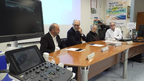 Un momento della presentazione dell'ecografo donato dalla Fondazione CRTrieste alla struttura di reumatologia dell'ospedale di Cattinara