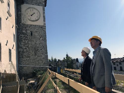 L'assessore regionale alle Infrastrutture e Territorio Graziano Pizzimenti in visita al Castello di Colloredo di Montalbano