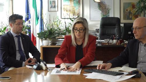 L'assessore alle Infrastrutture e Territorio, Cristina Amirante, illustra il nuovo progetto per la ciclovia FVG6 del Tagliamento lungo la dismessa linea ferroviaria Casarsa-Pinzano