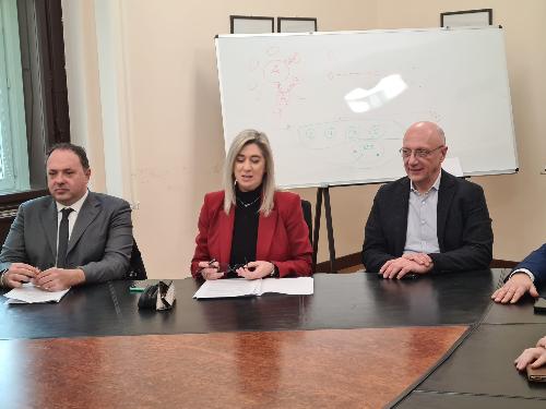 L'assessorte regionale alle Infrastrutture Crisitina Amirante durante la conferenza stampa di oggi a Trieste