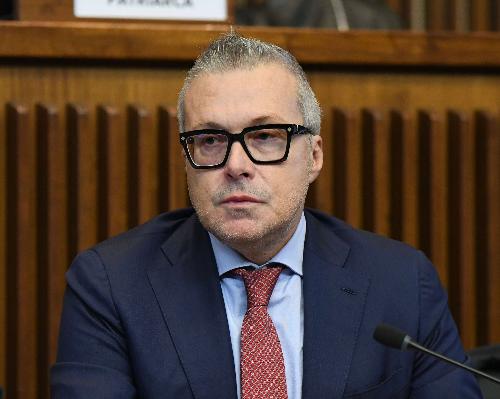L'assessore regionale alle Attività produttive e turismo Sergio Emidio Bini in Consiglio regionale