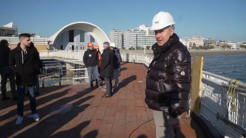 Il sopralluogo compiuto dall'assessore regionale Sergio Emidio Bini alla Terrazza a Mare di Lignano