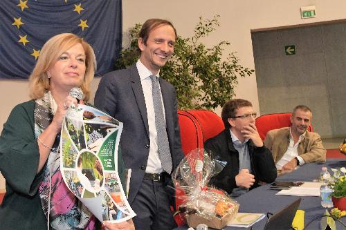 Il governatore del Friuli Venezia Giulia, Massimiliano Fedriga, con la preside dell’Istituto agrario “Sabbatini”, Maddalena Venzo - Pozzuolo del Friuli, 17 ottobre 2018