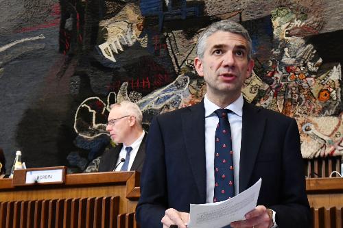 L'assessore regionale alle Autonomie locali, funzione pubblica, sicurezza e immigrazione Pierpaolo Roberti in Consiglio