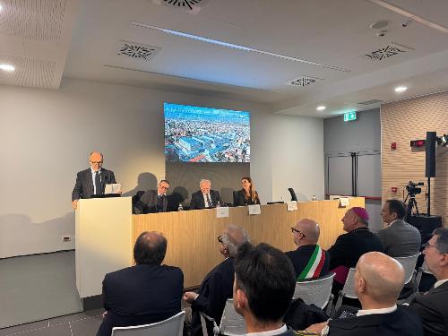 L'assessore Riccardi durante il suo intervento a Pordenone