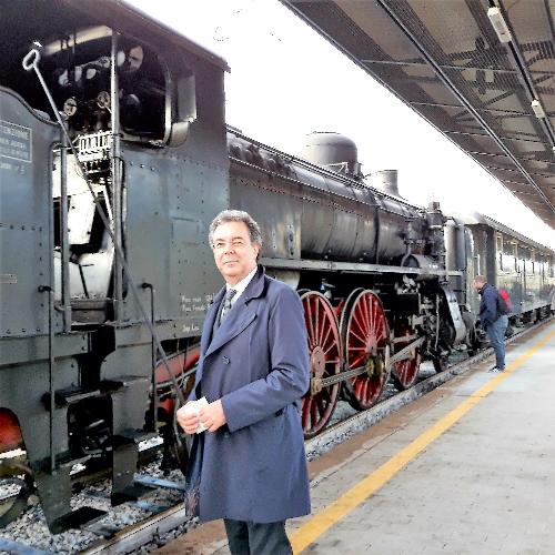 Graziano Pizzimenti, assessore regionale alle Infrastrutture e Territorio, alla partenza dalla stazione di Udine del "Treno storico della Grande Guerra" che ha percorso i luoghi della ritirata del 1917