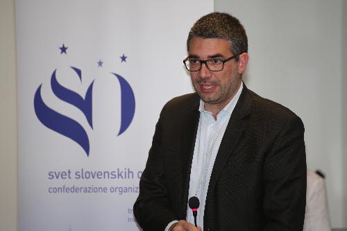 L'assessore regionale alle Autonomie locali, Pierpaolo Roberti, interviene alla 14ma assemblea dello Sso-Confederazione organizzazioni slovene a San Pietro al Natisone.