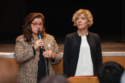 Barbara Zilli, assessore regionale Finanze e Patrimonio, con Mariangela Fantin, presidente del Comitato di Udine dell'ANDOS - Associazione Nazionale Donne Operate al Seno