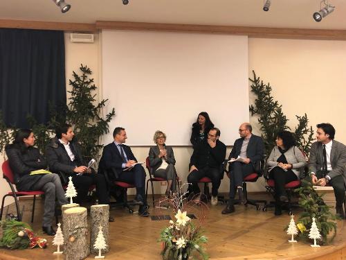 Un momento della presentazione dell'iniziativa organizzata da Confindustria giovani Fvg per favorire la raccolta di fondi da destinare alle zone colpite dal maltempo nella montagna friulana attraverso la vendita di simbolici alberelli decorativi