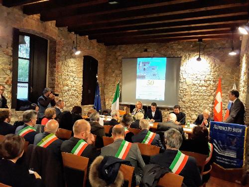 La cerimonia commemorativa per il cinquantesimo anniversario di Fondazione dell'Unione emigranti sloveni del Friuli Venezia Giulia (Slovenci po svetu) a Cividale.