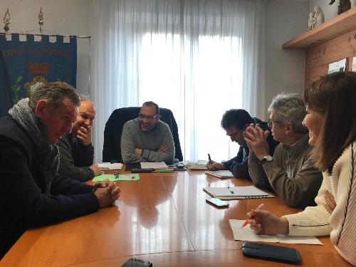 L'incontro tra l'assessore regionale all'Ambiente, Fabio Scoccimarro, e il sindaco di Sappada, Manuel Piller Hoffer.