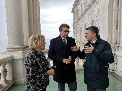 Il prefetto di Trieste Annapaola Porzio, l'assessore regionale alle Autonomie locali Pierpaolo Roberti e Edoardo Rixi viceministro Infrastrutture e Trasporti